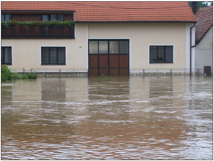 Povodně v Chroustovicích v roce 2013.