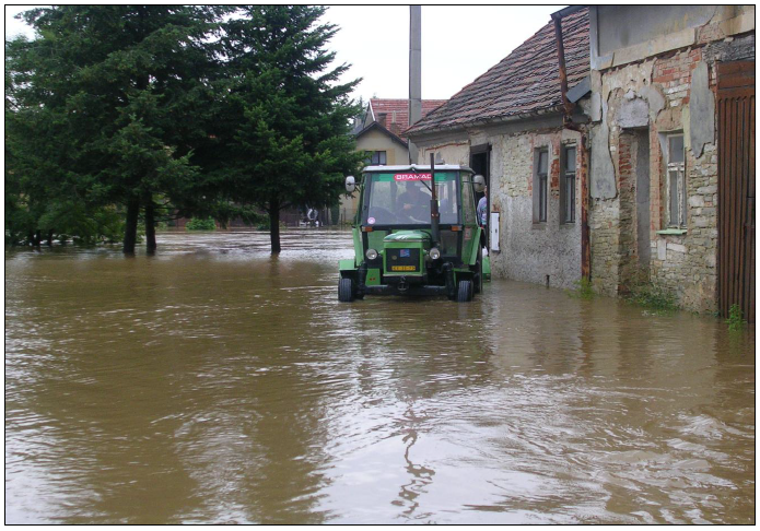 Povodně v Chroustovicích v roce 2013.
