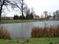 Hráz Ovčího rybníka v obci Rochlov