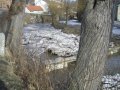 Povodeň v roce 2006 - nahromadění ledových ker před jezem
