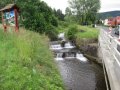 Stupeň na toku Vrchovištního potoka u ulice Rejvízská