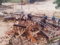 Povodeň 1997, odstraňování spláví z jezu pod kostelem