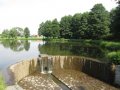 Dolní rybník s přelivem na Lazském potoku