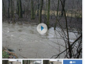 Novinový článek popisující ohrožení obce povodněmi v roce 2009.